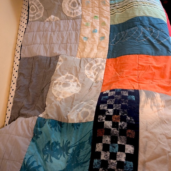 Full Size Surf Patchwork PotteryBarn-Comforter - Picture 6 of 8
